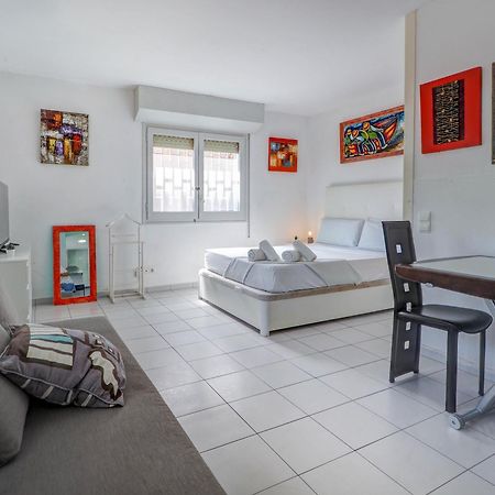 Los Globos Beach Studio By Hello Homes סיטגס מראה חיצוני תמונה