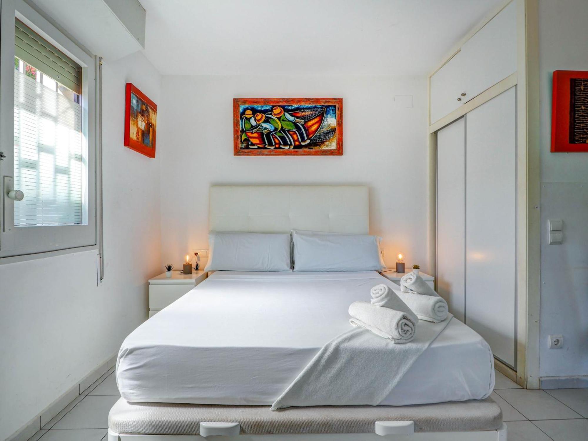 Los Globos Beach Studio By Hello Homes סיטגס מראה חיצוני תמונה